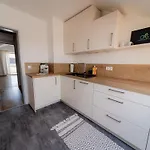 Come4stay - Zentrale Lage - Balkon By Interhome *
