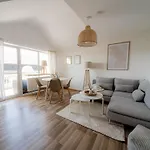 Come4stay - Zentrale Lage - Balkon By Interhome شقة التوتينغ
