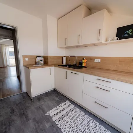 Come4stay - Zentrale Lage - Balkon By Interhome *