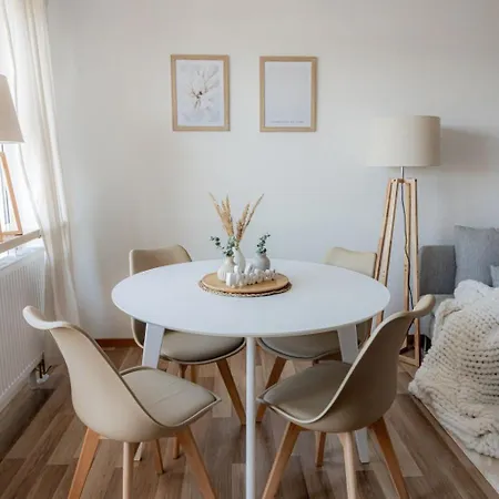 Come4stay - Zentrale Lage - Balkon By Interhome * Altötting