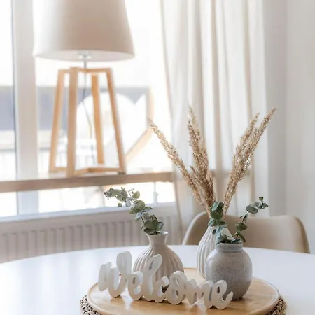Come4stay - Zentrale Lage - Balkon By Interhome