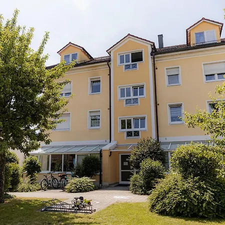 Come4stay - Zentrale Lage - Balkon By Interhome Altötting